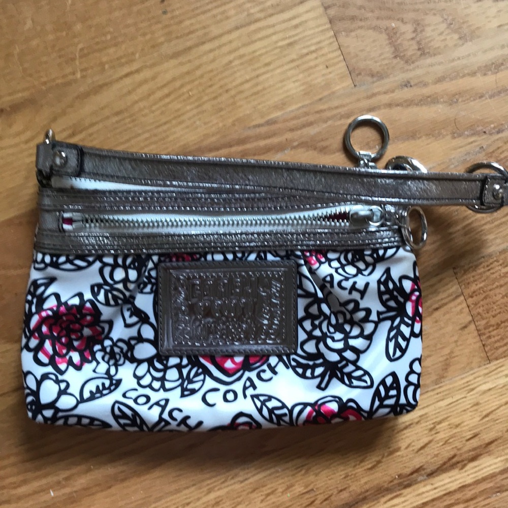 Coach Poppy wristlet
